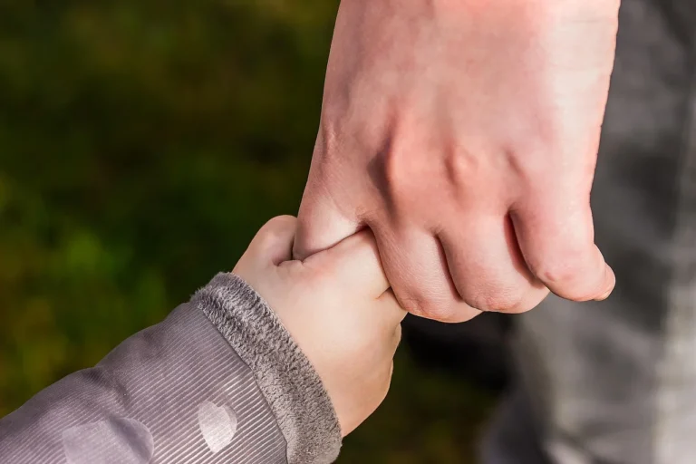 Terapia DDA i leczenie uzależnień: jak psychoterapia pomaga